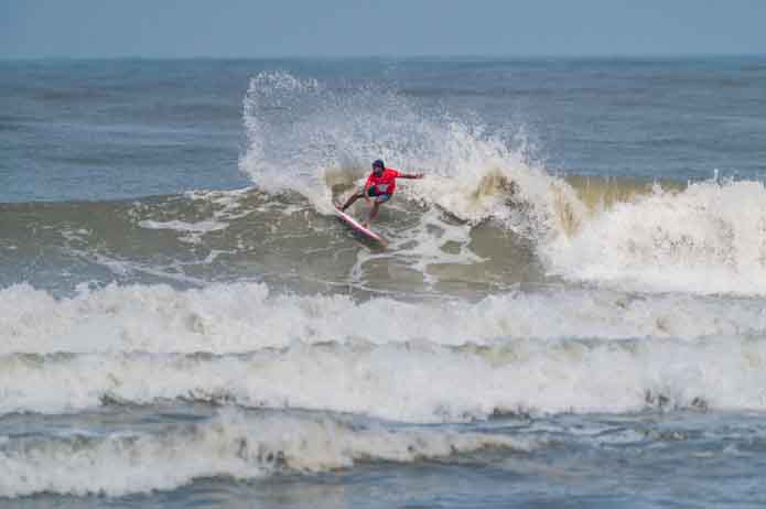 You are currently viewing Indian Open of Surfing 2024: Tamil Nadu Surfers Dominate Day 1 with Stellar Performances