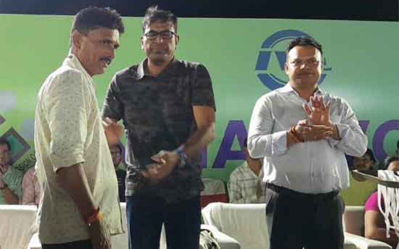 Santosh Tiwari Honoured by Patna Municipal Corporation for Voter Awareness Cricket League
