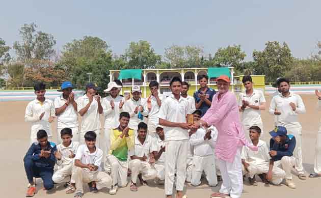 You are currently viewing Kaimur Edge Past Bhojpur by 3 Wickets in U-16 Cricket Tournament