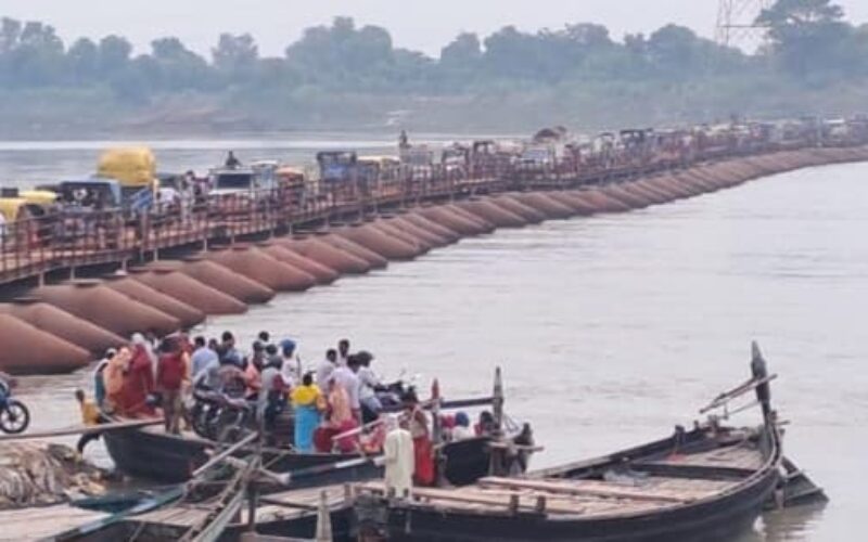Dismantling of Pontoon Bridge on River Ganga Disrupts Connectivity for Thousands