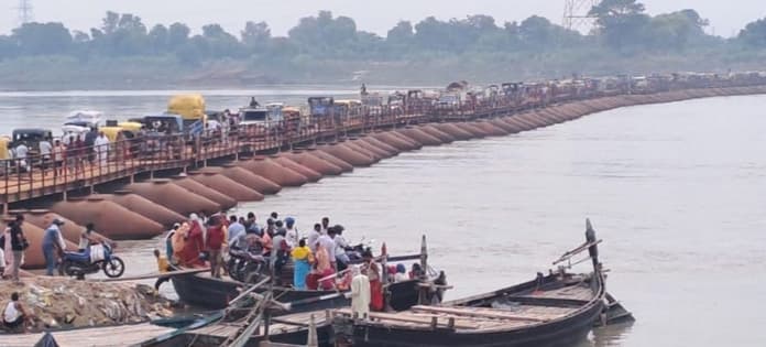 Dismantling of Pontoon Bridge on River Ganga Disrupts Connectivity for Thousands