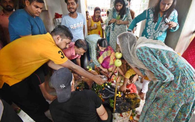 Patna Celebrates the Auspicious Beginning of Sawan with Devotion and Fasting