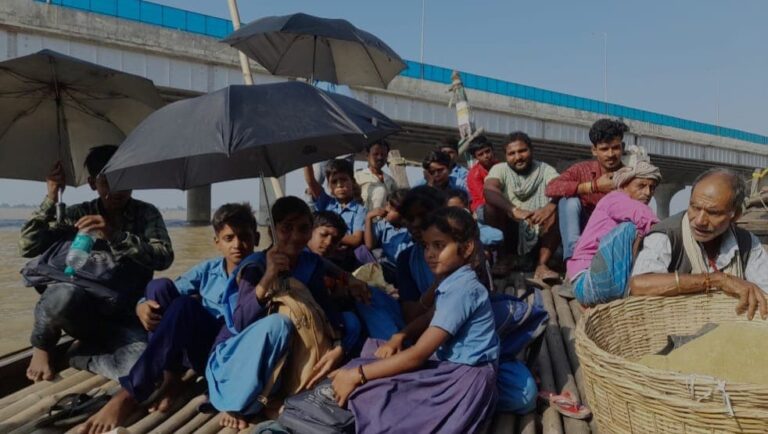 Bihar: Hundreds of Children Risk Lives Daily on Unregulated Boat Journeys to Attend School in Patna