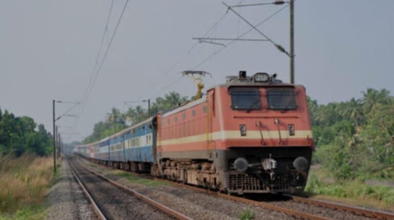 Numerous Trains Cancelled Under Danapur Railway Division Due to Fog from December to February