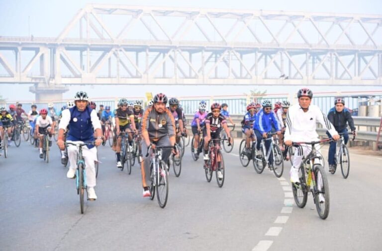 Union Sports Minister Mansukh Mandaviya Cycles Through Patna, Promotes Fitness and Sports Development in Bihar