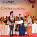 Chief Guest Mr Bikram Singh Bedi, Vice President, Asia Pacific Strategic Initiatives, Google Cloud presenting certificates to graduating students