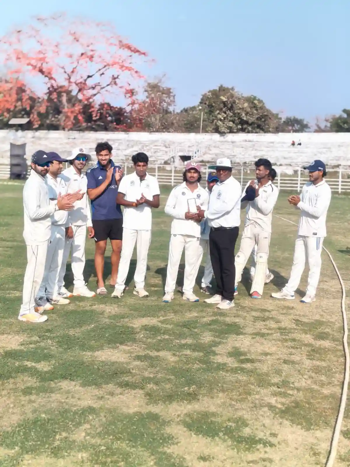 Vikas Krishna of RBNYAC receiving man of the match award