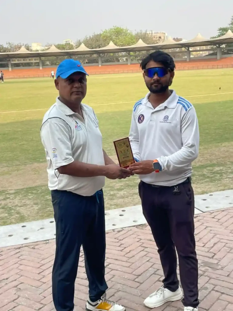 Shasheem Rathore of PESU receives man of the match award