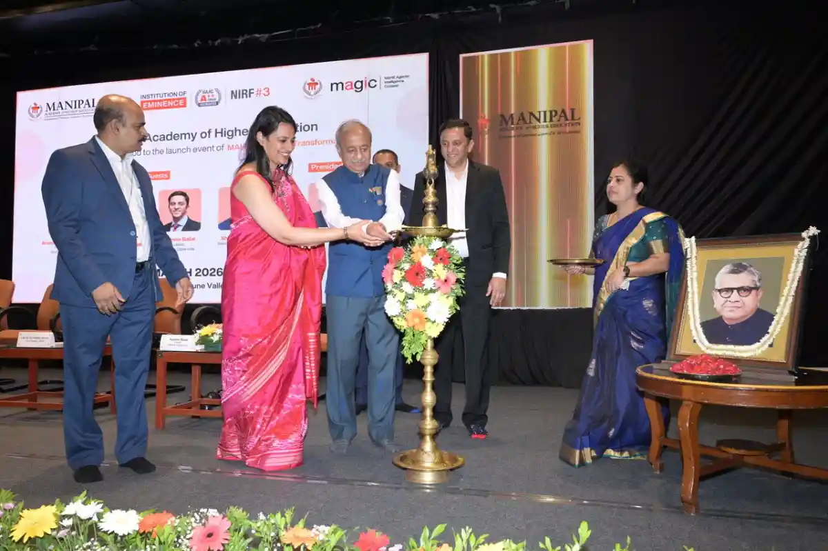 Lt. Gen. (Dr.) M. D. Venkatesh, VSM (Retd.) Vice Chancellor, MAHE, inaugurates the launch of the MAHE Agentic Intelligent Console (MAGIC) with the ceremonial lighting of the lamp at Manipal on 20 March