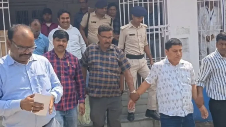 Vigilance Nabs Two Employees of SDO Office for Taking Bribe in Bhagalpur