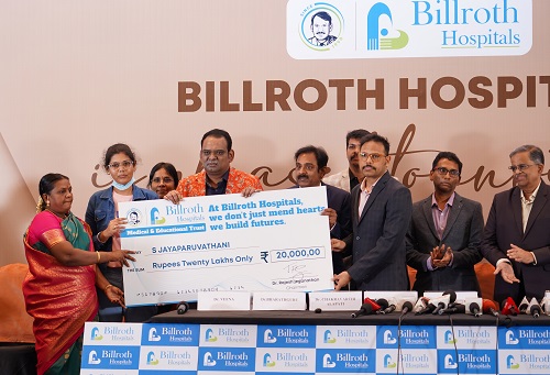 Dr. Rajesh Jeganathan, Chairman, Billroth Hospitals, presented a cheque of Rs. 20,00,000 to a successful Heart Transplant patient