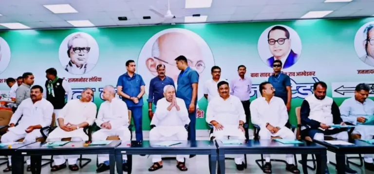 Bihar Chief Minister Nitish Kumar in JD(U) meeting. File photo