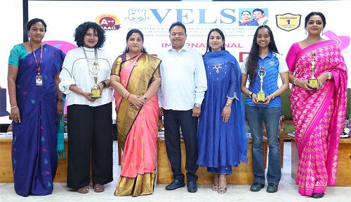 Dr. Ishari K. Ganesh, Founder Chancellor of VISTAS; Dr. Arthi Ganesh, Pro Chancellor; and Dr. Preethaa Ganesh, Vice President, with awardees at the Women’s Day celebration