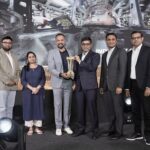 Tapan Ghosh (third from the right), CEO of VinFast India, received the award from the organizers of the FASTER Awards 2026