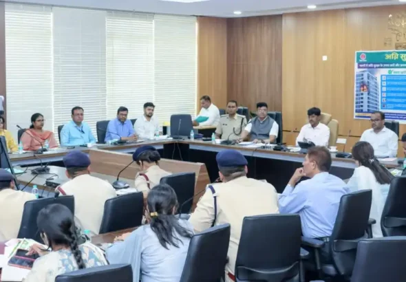 Patna District Magistrate Dr Tyagarajan S.M. holds a meeting on fire safety on April 6, 2026.