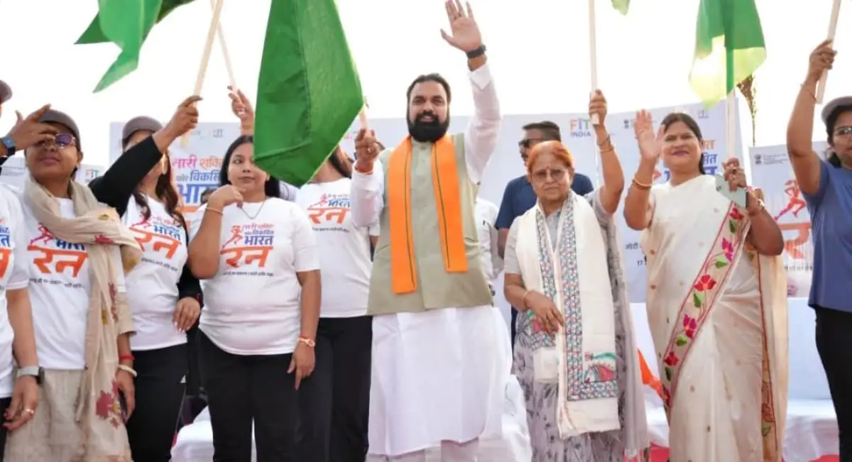 Bihar CM Samrat Choudhary Flags Off ‘Nari Shakti Run’ in Patna