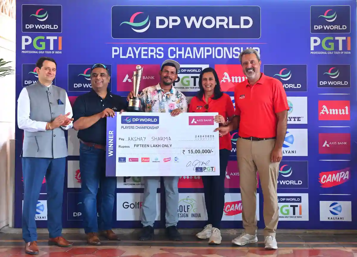 Akshay Sharma (centre) receives the trophy and cheque from Ms. Rachana Bahadur, Senior Vice President & Country Head – India at Synchrony Financial & Advisor – DP World PGTI (2nd from right), Mr. Varghese M Thomas, Senior Vice President – Brand Partnership & Communications – DP World (2nd from left). The other dignitaries seen in the picture are Mr. Rishi Mattu, Head – Classic Golf & Country Club (extreme left) and Mr. Amandeep Johl, CEO, DP World PGTI (extreme right).