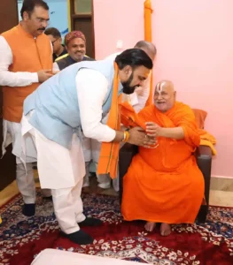 Bihar Chief Minister Samrat Choudhary greets Jagadguru Rambhadracharya at Punauradham Temple in Sitamarhi. 