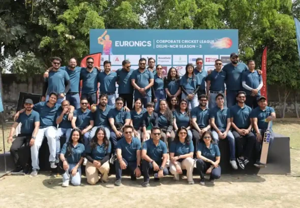 Viknesh Jain & Abhishek Jain with the Euronics Team at ECCL Season 3