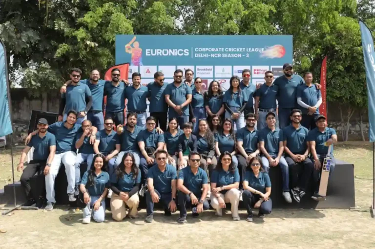 Viknesh Jain & Abhishek Jain with the Euronics Team at ECCL Season 3
