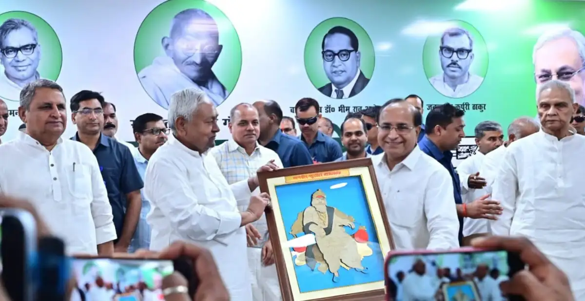 A framed painting of legendary philanthropist and warrior Bhamashah was presented to JD(U) chief and former chief minister of Bihar Nitish Kumar during Bhamashah Jayanti celebrations at JD(U) office in Patna.