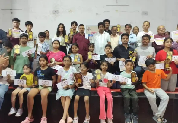 All the position holders of Rupesh Ranjan Memorial Open Rapid Chess Tournament in Patna.