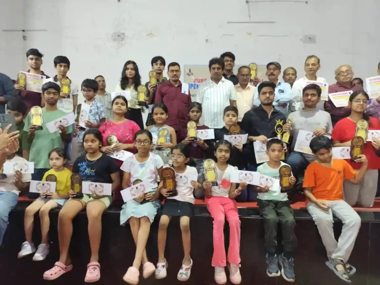 All the position holders of Rupesh Ranjan Memorial Open Rapid Chess Tournament in Patna.