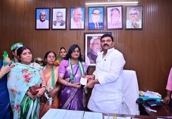 Women leaders of West Champaran joined JD(U) in Patna on April 27, 2026.