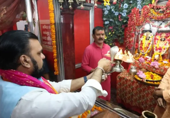 Bihar Chief Minister Samrat Choudhary offers prayers at Bari Patandevi Temple in Patna City.
