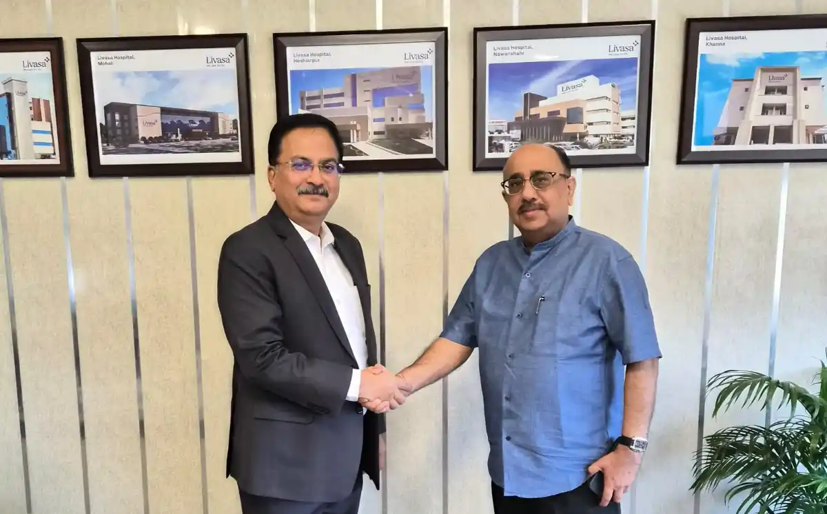 Anurag Yadav, Chief Executive Officer – Livasa Hospitals, welcomes Mr. Kamal Kant Gambhir to the organisation as Chief Financial Officer