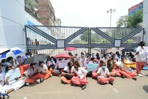 Nursing students staged demonstration at IGIMS gate in Patna on May 8, 2026.