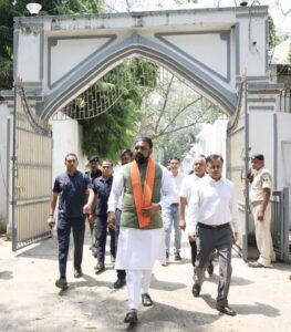 Bihar CM Samrat Choudhary Walks to Secretariat, Sets Example for Eco-Friendly Governance