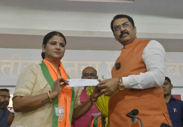 Former RJD Mahila Morcha president Ritu Jaiswal joined BJP in presence of Bihar BJP chief Sanjay Saraogi in Patna on May 26, 2026.