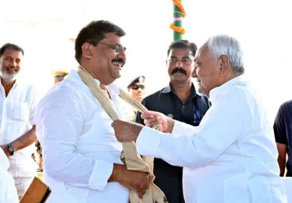 JD(U) chief Nitish Kumar with Bihar JD(U) president Umesh Singh Kushwaha