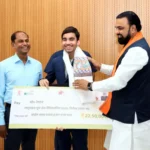 Bihar Chief Minister Samrat Choudhary presented a cheque of Rs 22.5 lakh to Commonwealth chess winner Md Reyan in Patna on June 6, 2026.