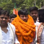 Bihar BJYM President Jitendra Singh (centre)