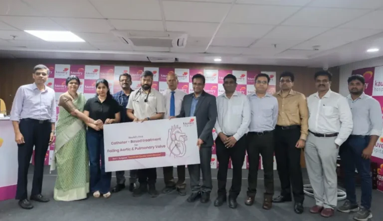 Dr. R Anantharaman, Director for Transcatheter Heart Valve Therapies, Dr Mahesh Kumar Medical Superintendent and team of cardiologists and cardiac surgeons