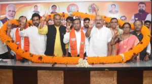 Former Jan Suraaj Candidate Dr Manoj Kumar Singh Joins BJP with Hundreds of Supporters in Patna on July 20, 2026.