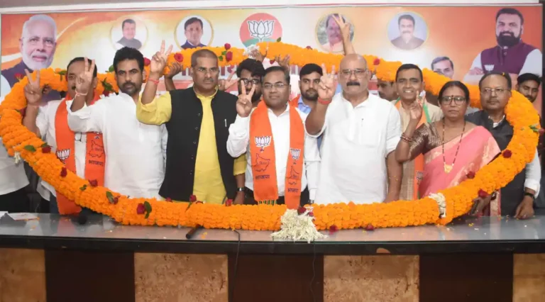 Former Jan Suraaj Candidate Dr Manoj Kumar Singh Joins BJP with Hundreds of Supporters in Patna on July 20, 2026.