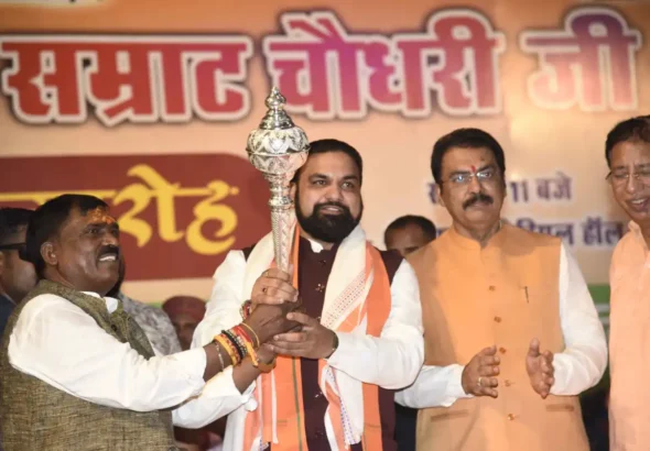 Kanu-Halwai community felicitated the Bihar Chief Minister Samrat Choudhary with a bouquet, ceremonial shawl, mace, memento and flower garlands in Patna on August 2, 2026.