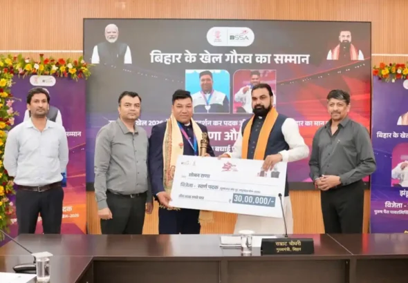 Bihar Chief Minister felicitates para athlete Soman Rana on National Sports Day in Patna on August 29, 2026.