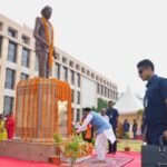 Bihar CM Samrat Choudhary offers floral tributes to Bharat Ratna Dr Mokshagundam Visvesvaraya on his birth anniversary in Patna on September 15, 2026.
