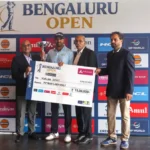 Champion Khalin Joshi (2nd from left) receives his trophy and cheque from Mr. Siddharth Agarwal, Executive Director & State Head – IndianOil Corporation Ltd (extreme left), Col. C P Nanjappa, President, KGA (2nd from right) and Mr. Vikas Singh, Chief Business Officer, DP World PGTI (extreme right).