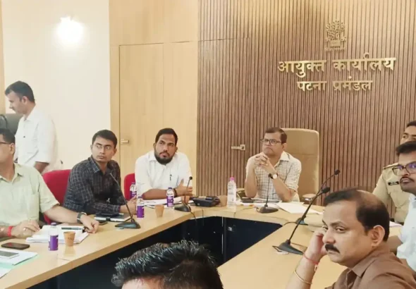 A meeting chaired by Patna Commissioner Rajesh Kumar was held to improve traffic management in Patna.