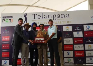 Champion Vishesh Sharma (extreme right) receives the trophy from (right to left) Mr. Bhaskar Reddy, President, HGA, Mr. Jasvinder Singh Birgi, Captain, HGA, Mr. Vandith Reddy, Secretary, HGA and Mr. Amit Maini, GM, The Westin Hyderabad Mindspace